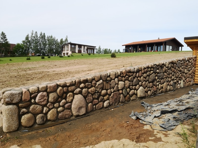 Stützmauern — Akmuo Kitaip
